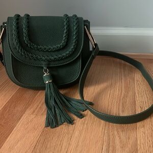 Barely worn cross body purse from Francesca’s!